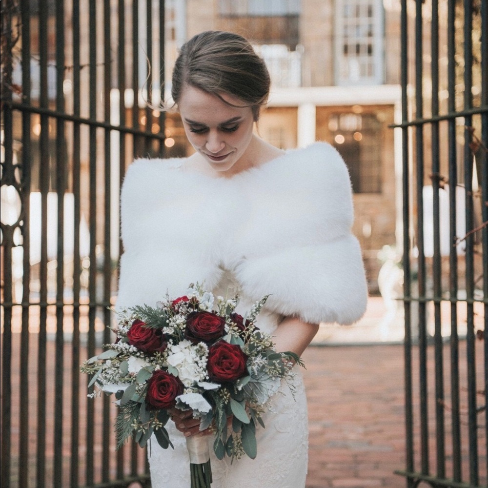 Sissily Designs Wedding Wrap / Faux Fur Shrug in Ivory White- Size Medium